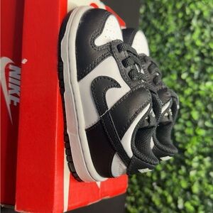 Nike Black and White Sneakers Classic Design